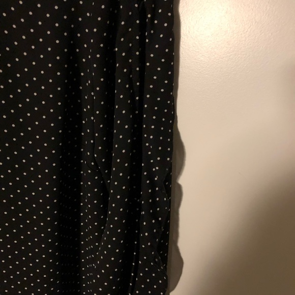Cute R&W Polka Dot Blouse- peek a boo sleeves with ruffles! - Picture 5 of 5